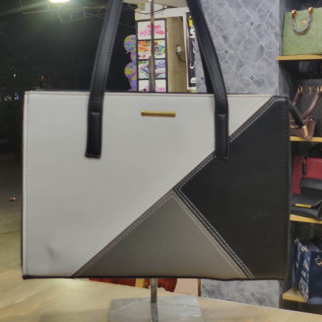 Trendy Crossbody Bag for Travel & Everyday Use