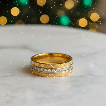 Luxury Gold Floral Pattern Band Ring for Women | Pyaari Jewellary