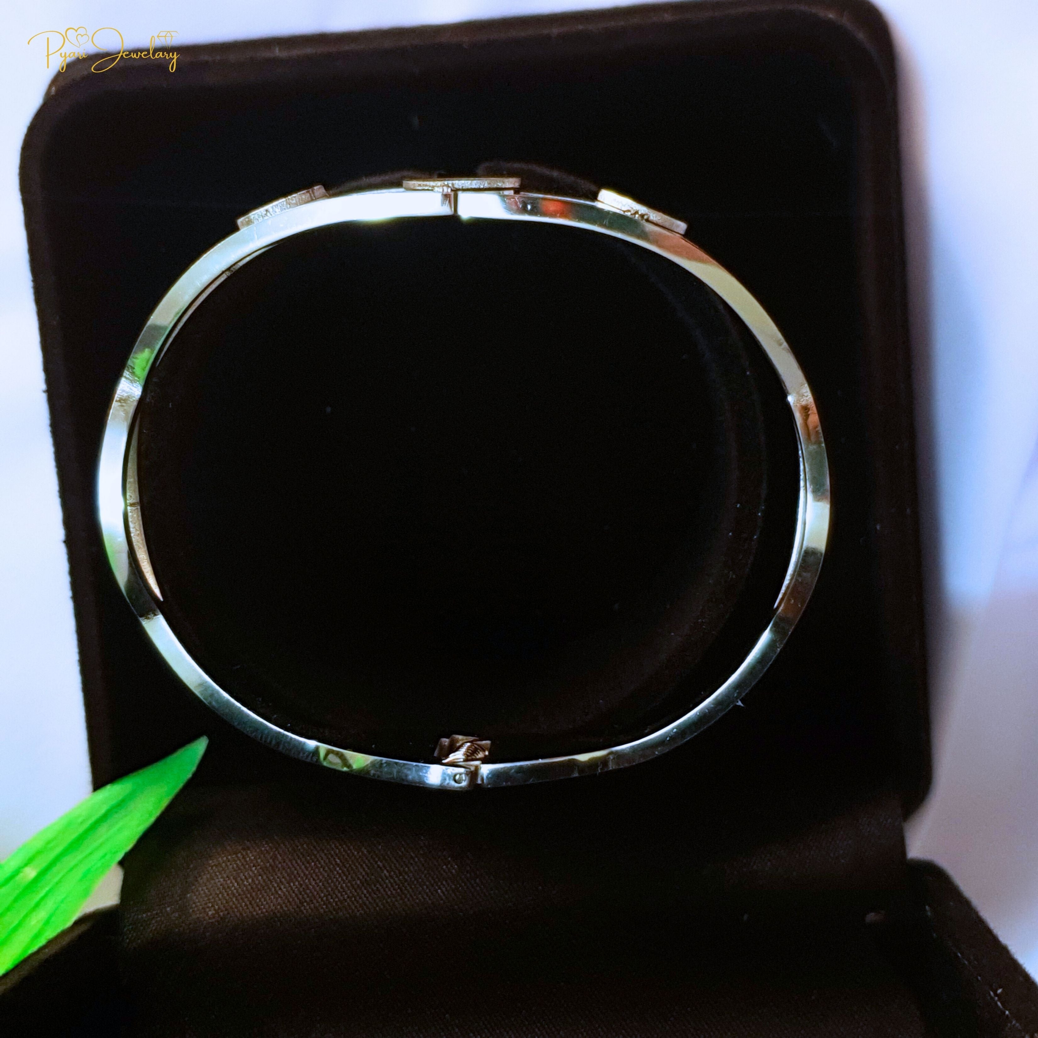 Fashionable Bracelets for Women - Elegant & Trendy