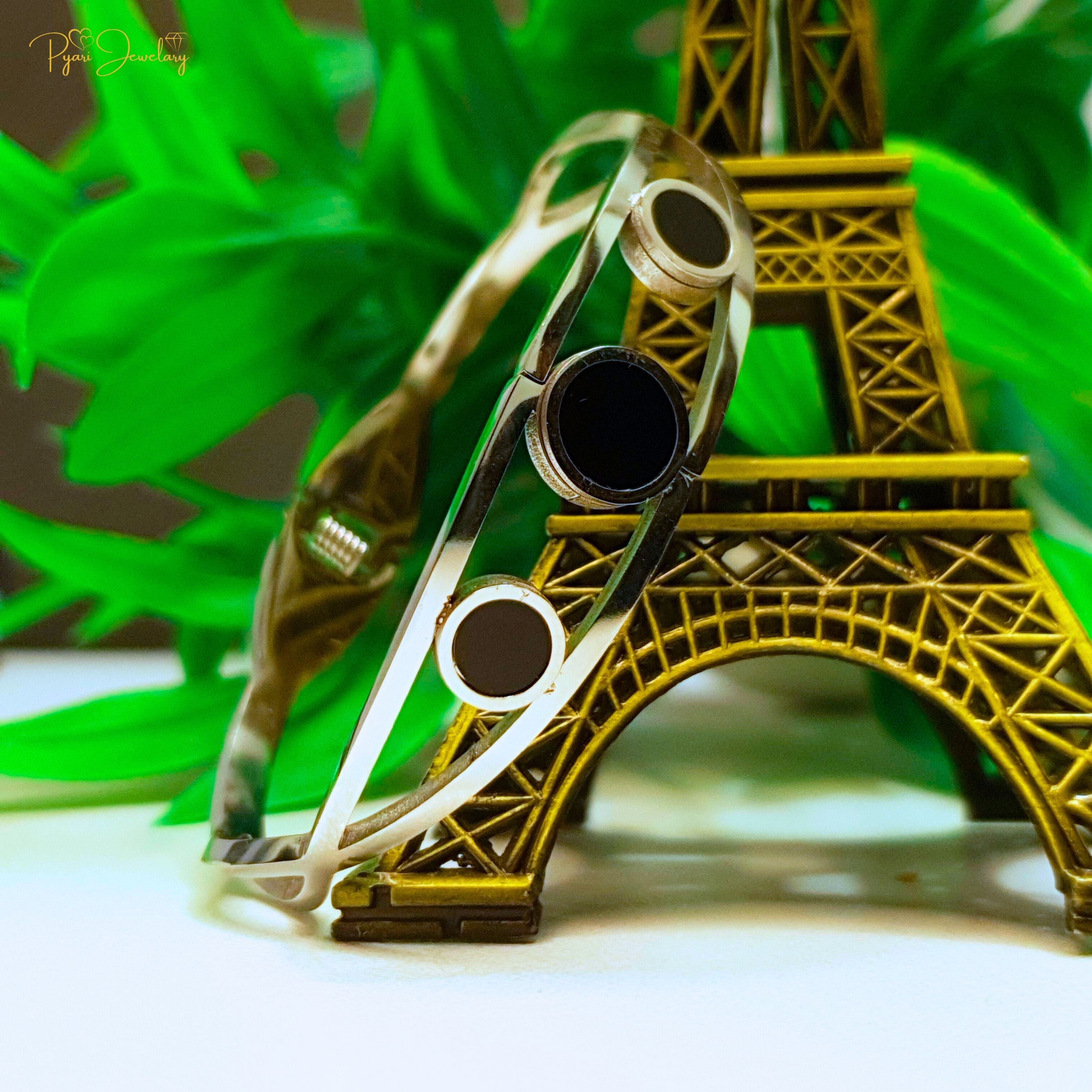Fashionable Bracelets for Women - Elegant & Trendy